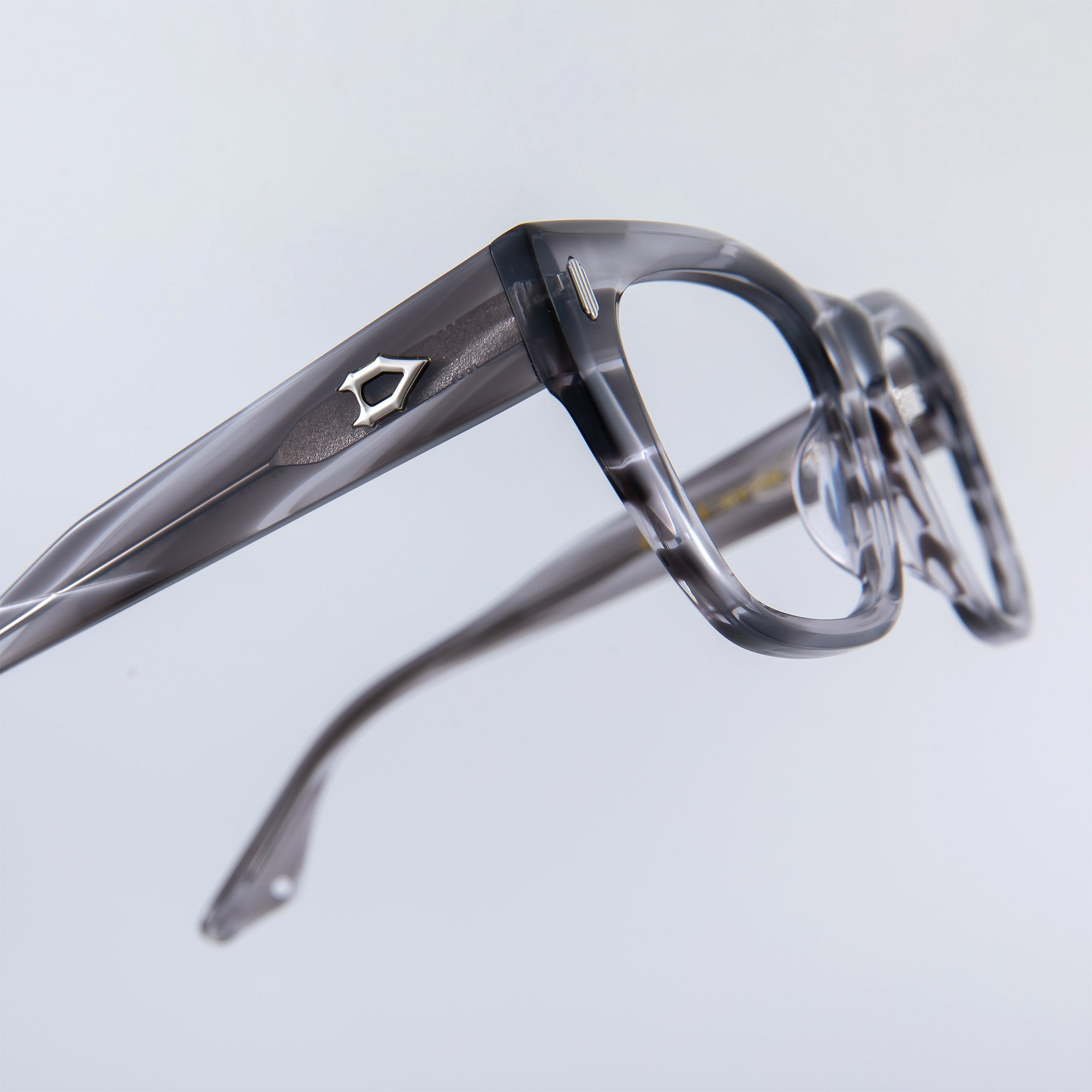 Donahugh-eyeglasses-lightgrey